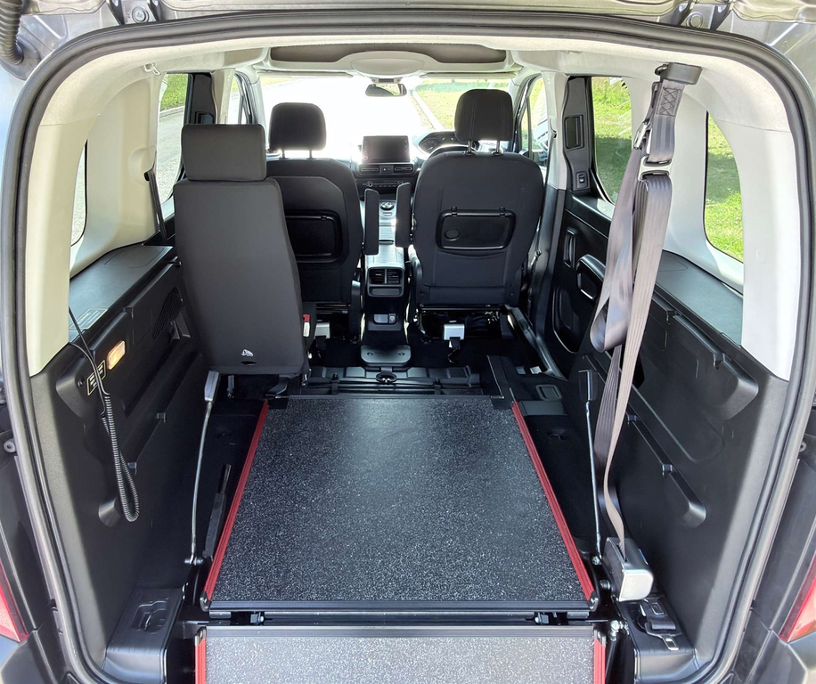 Peugeot Rifter 1.2 Puretech 130 Gt 7 Seats Eat8 Black #7