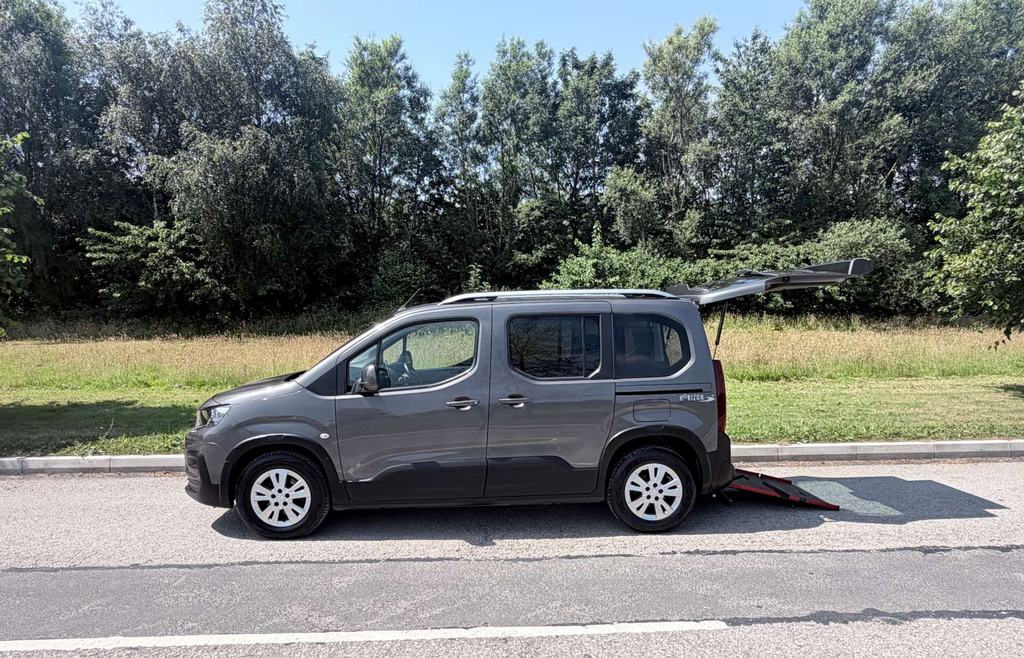 Peugeot Rifter Allure Premium Wheelchair Accessible V