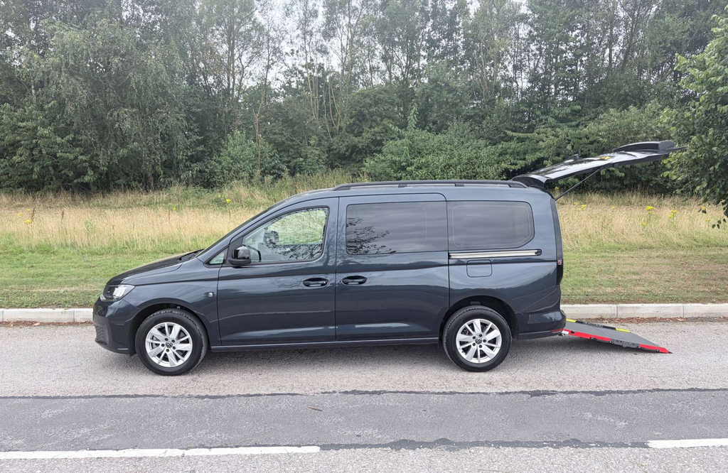 Volkswagen Caddy Maxi Life Caddy Maxi 1.5 Tsi Life 116 Dsg Tech Pack Grey #1