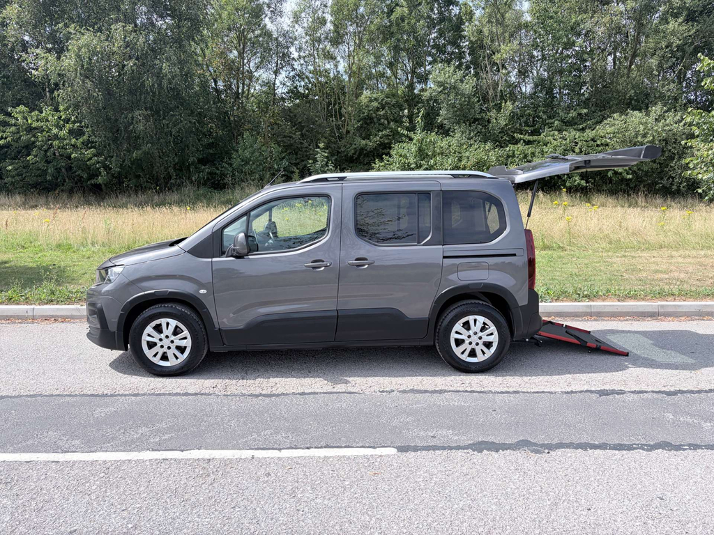 Peugeot Rifter Horizon Eat8 1.2 Puretech Wheelch
