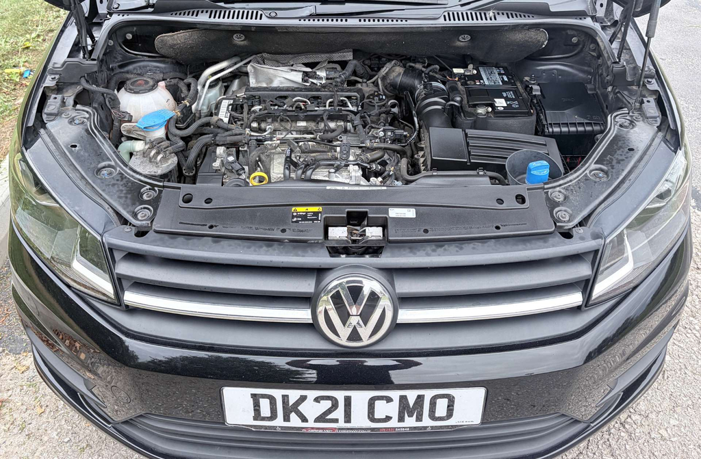 Volkswagen Caddy Maxi Life 2.0 Tdi Dsg Black #10
