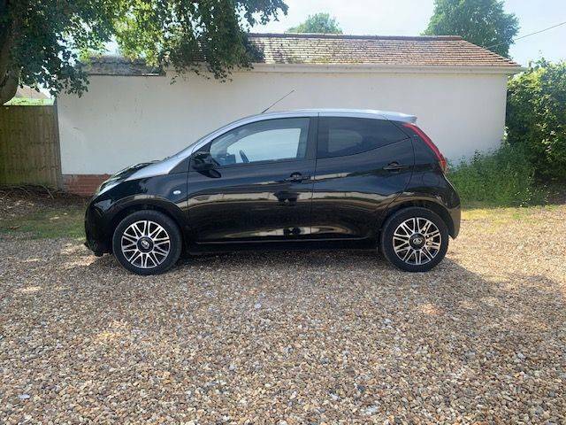 Toyota Aygo 1.0 Vvt-i X-clusiv X-shift CJ10TAF Black #4