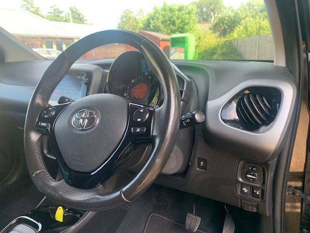 Toyota Aygo 1.0 Vvt-i X-clusiv X-shift CJ10TAF Black #6