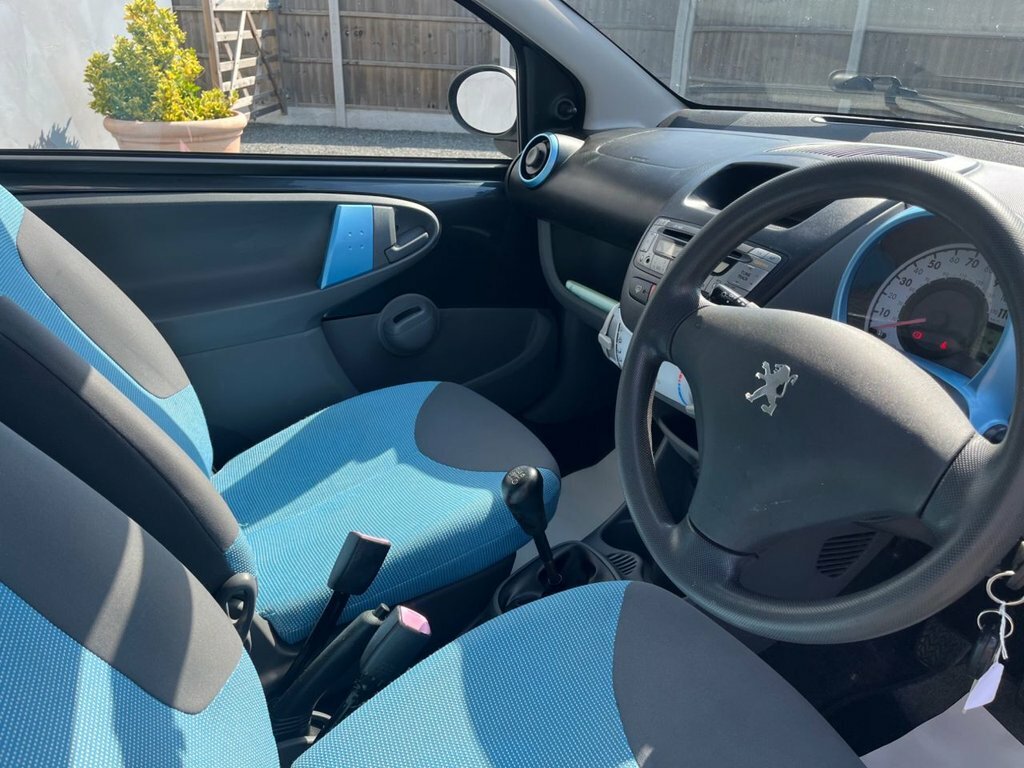 Peugeot 107 1L Urban Move Grey #2