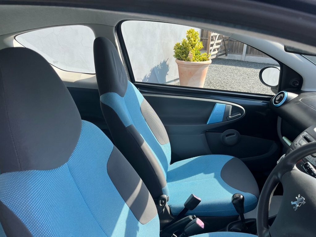 Peugeot 107 1.0 Urban Hatchback Silver #25