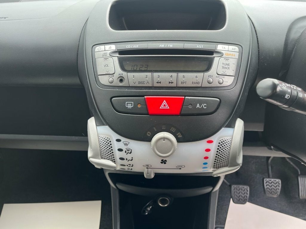 Toyota Aygo 1.0 Vvt-i Move Euro 5 White #26