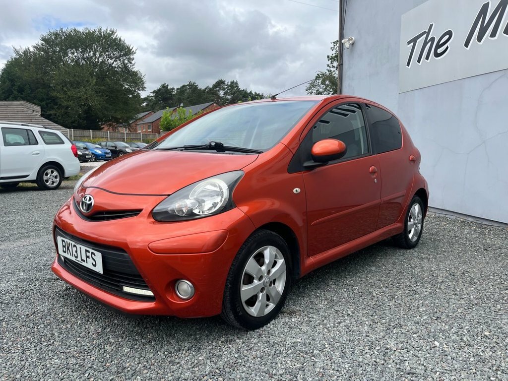 Toyota Aygo 1L Fire Orange #4