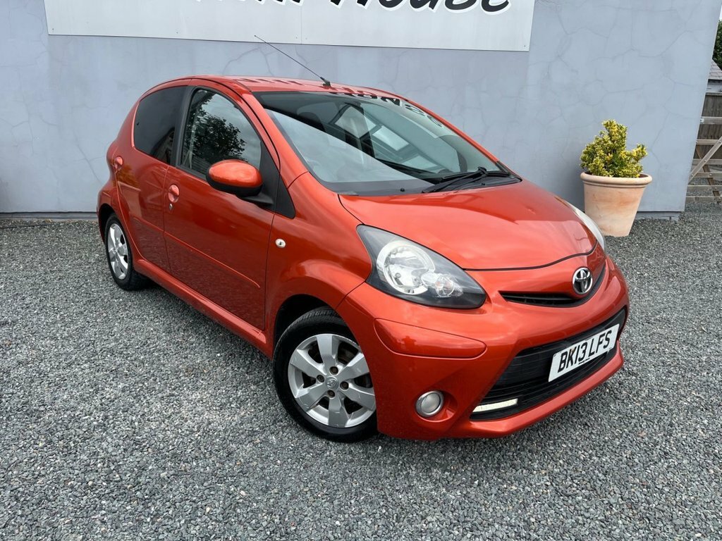 Toyota Aygo 1L Fire Orange #5