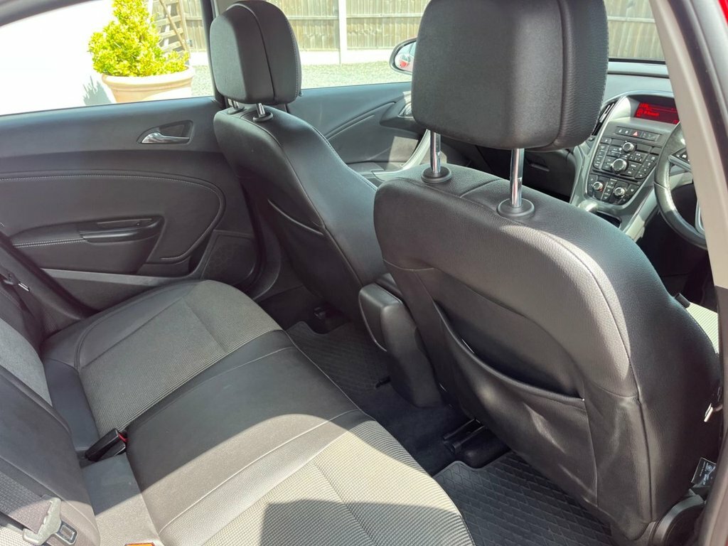 Vauxhall Astra 1.6 16V Exclusiv Sports Tourer Euro 5 Blue #38