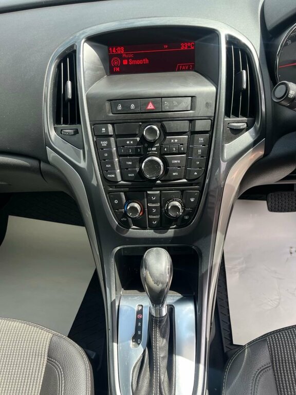 Vauxhall Astra 1L Se Red #3
