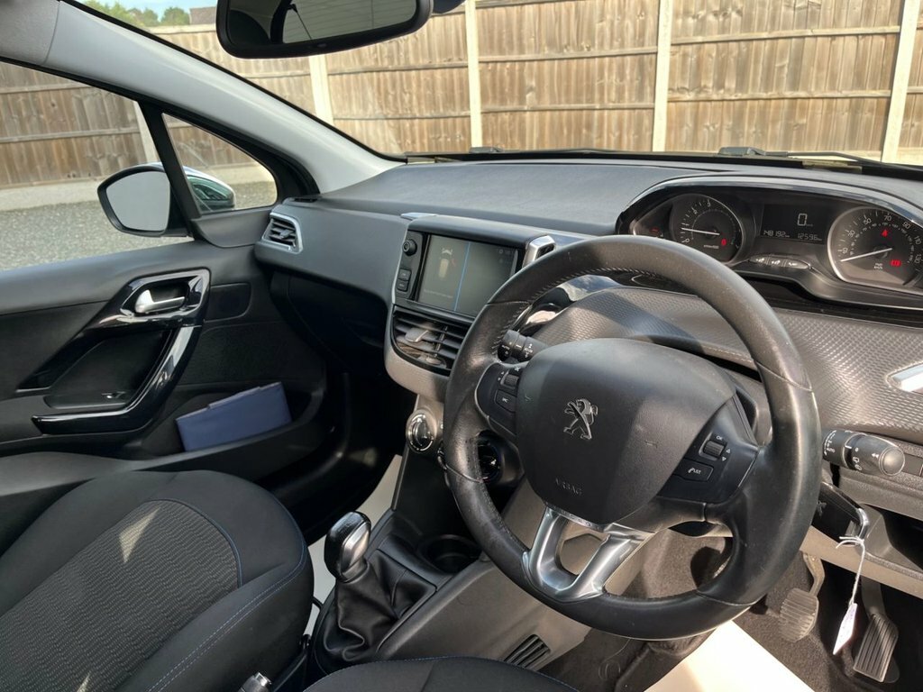 Peugeot 208 1.2 Puretech Signature Euro 6 Ss  #29