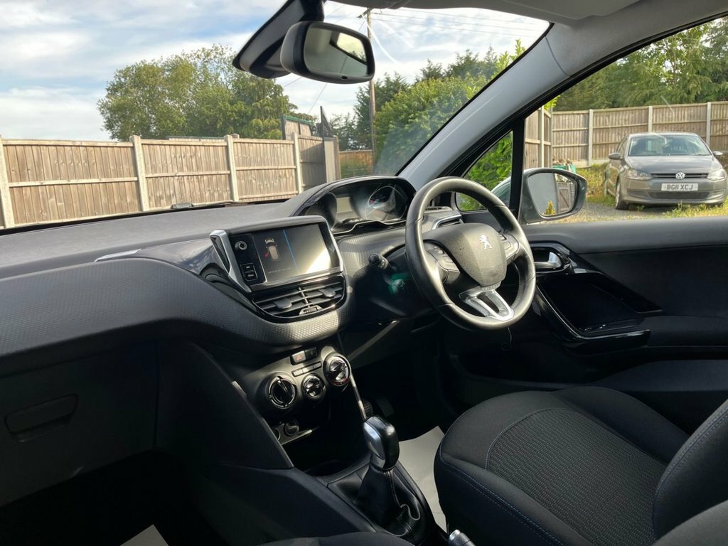 Peugeot 208 1.2 Puretech Signature Euro 6 Ss  #44
