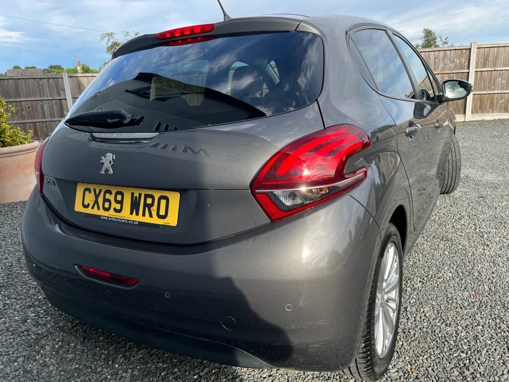 Peugeot 208 1.2 Puretech Signature Euro 6 Ss  #21
