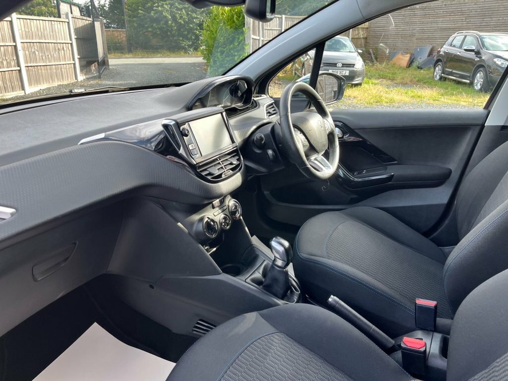 Peugeot 208 1.2 Puretech Signature Euro 6 Ss  #47