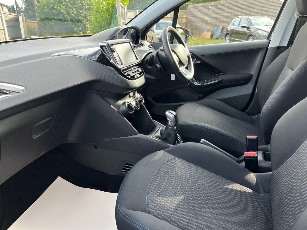 Peugeot 208 1.2 Puretech Signature Euro 6 Ss  #48