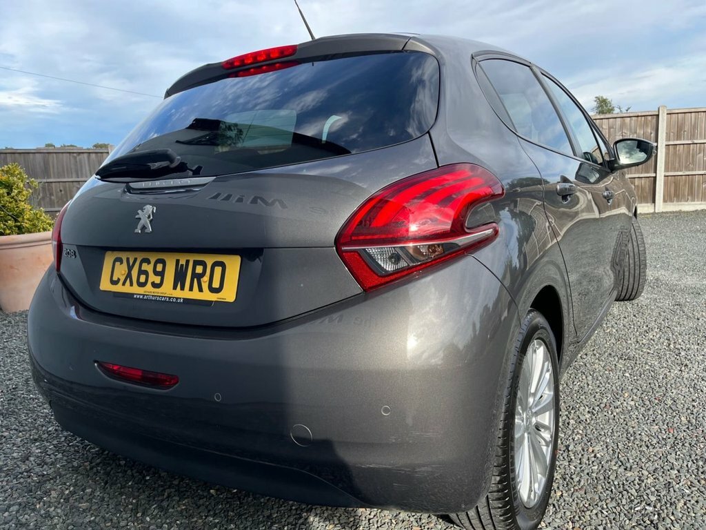 Peugeot 208 1.2 Puretech Signature Euro 6 Ss  #22