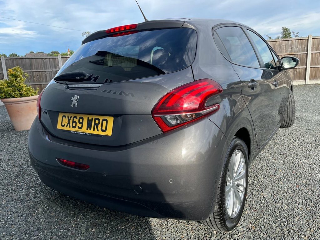 Peugeot 208 1.2 Puretech Signature Euro 6 Ss  #17