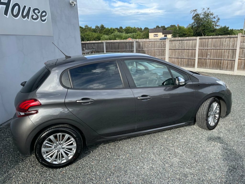 Peugeot 208 1.2 Puretech Signature Euro 6 Ss  #16