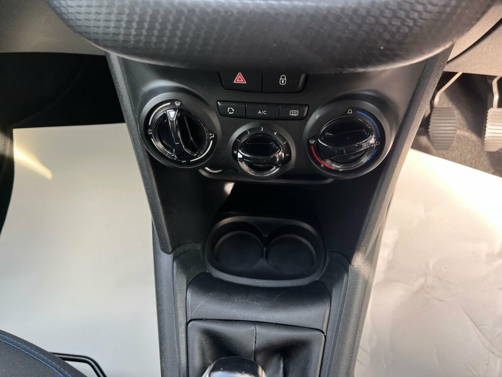 Peugeot 208 1.2 Puretech Signature Euro 6 Ss  #32