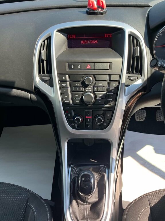 Vauxhall Astra 1L Sri Green #3