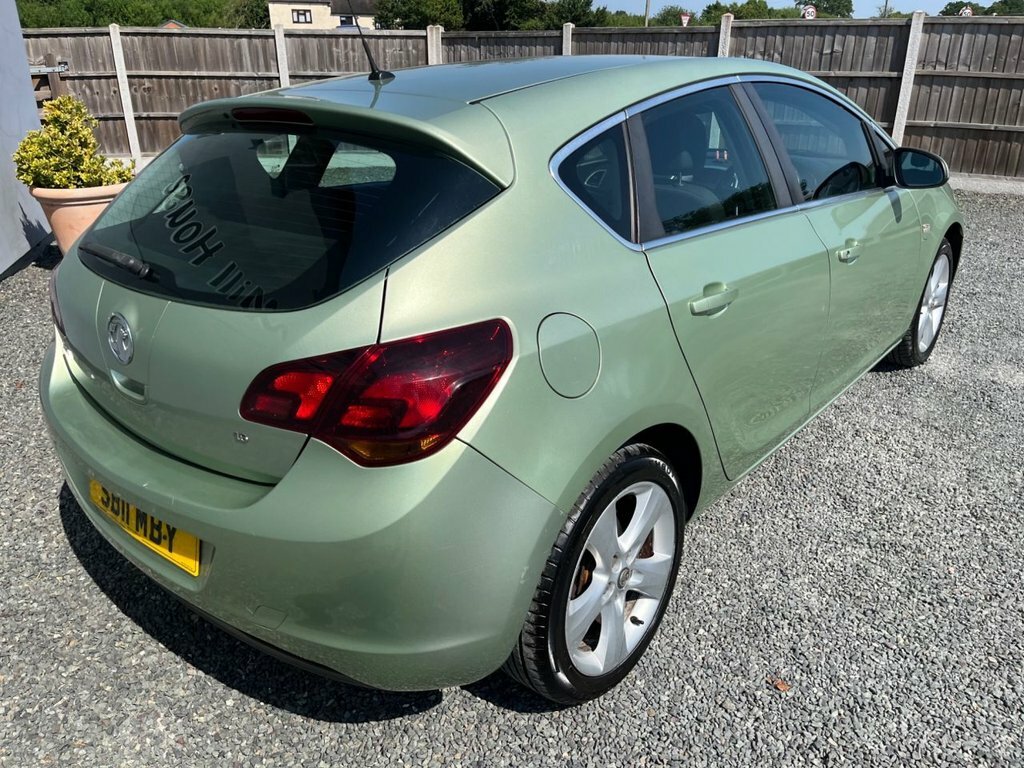 Vauxhall Astra 2011 Vauxhall Astranbsp1.6 16V Sri Sports Tourer Silver #11