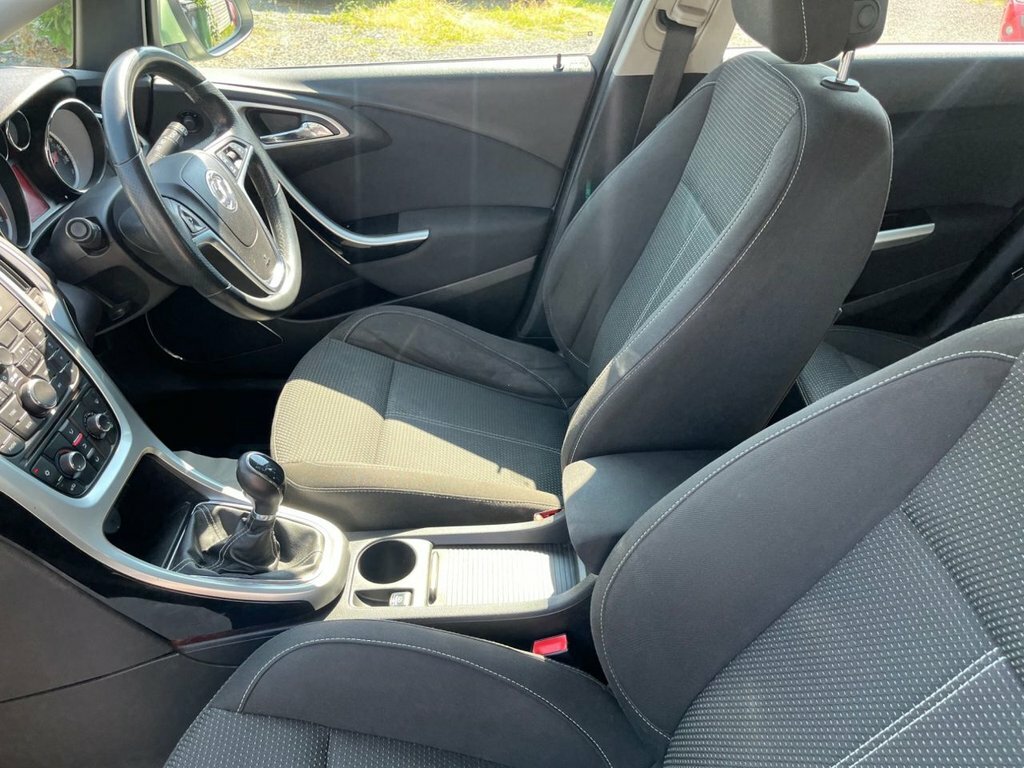 Vauxhall Astra 2011 Vauxhall Astranbsp1.6 16V Sri Sports Tourer Silver #47