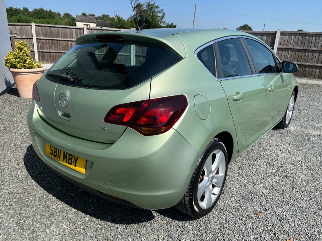 Vauxhall Astra 2011 Vauxhall Astranbsp1.6 16V Sri Sports Tourer Silver #14