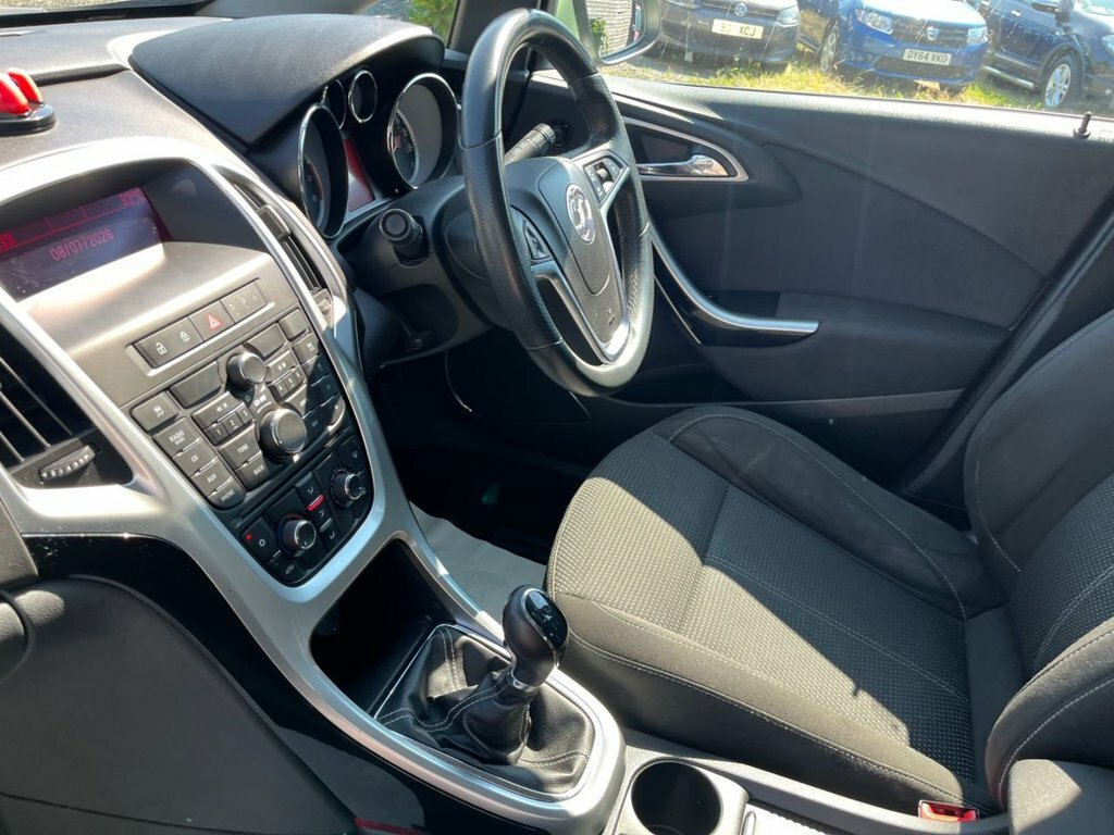Vauxhall Astra 2011 Vauxhall Astranbsp1.6 16V Sri Sports Tourer Silver #46