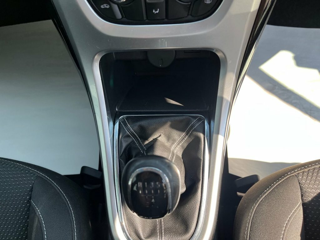 Vauxhall Astra 2011 Vauxhall Astranbsp1.6 16V Sri Sports Tourer Silver #32