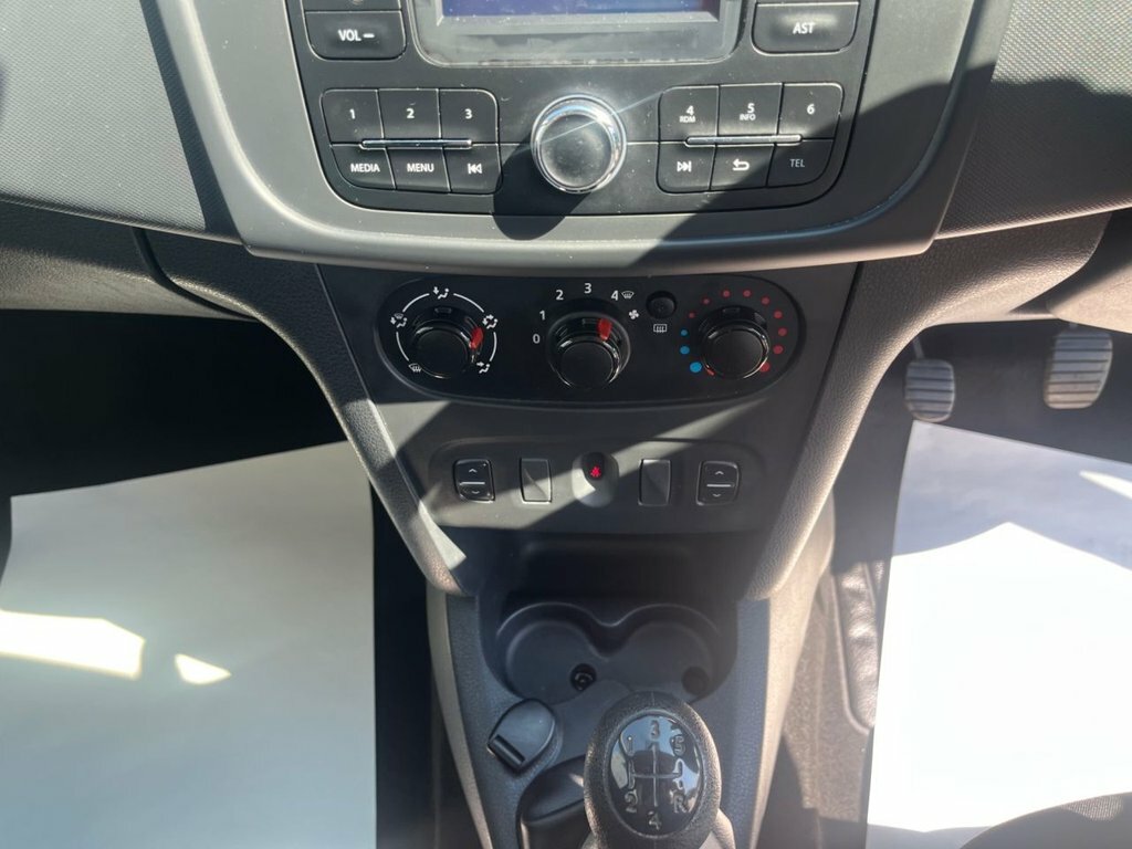 Dacia Sandero 0.9 Tce Ambiance Ulez Free Fsh 53K Miles Silver #26