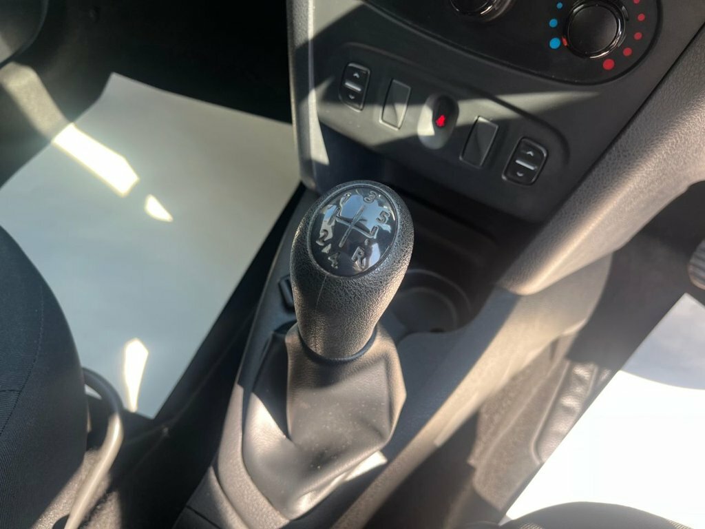 Dacia Sandero 0.9 Tce Ambiance Ulez Free Fsh 53K Miles Silver #30