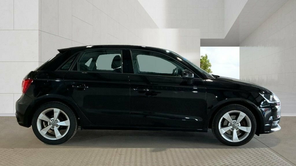 Audi A1 1.4L Sport Black #4