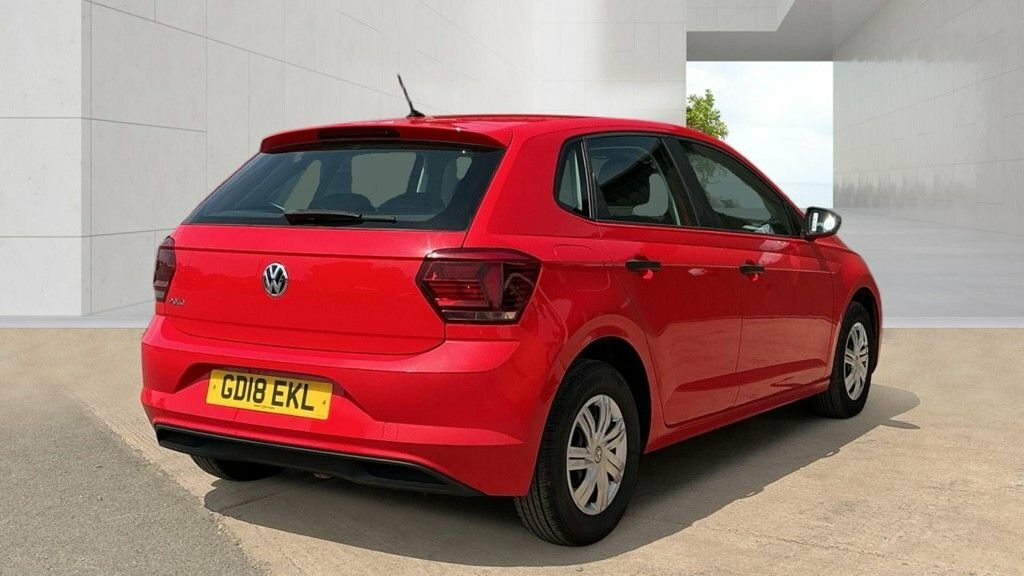 Volkswagen Polo 1L S Red #4