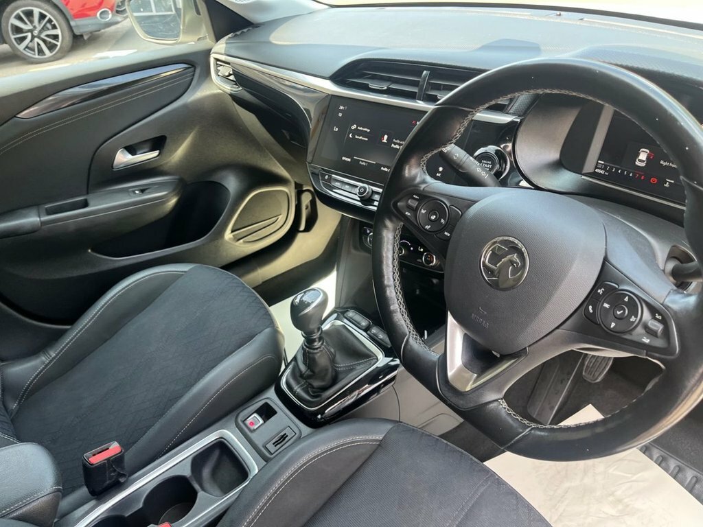 Vauxhall Corsa 1L Elite Nav Premium DP70HWO White #2