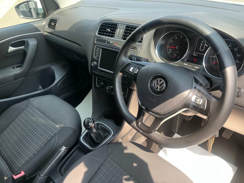 Volkswagen Polo 1L Se White #2
