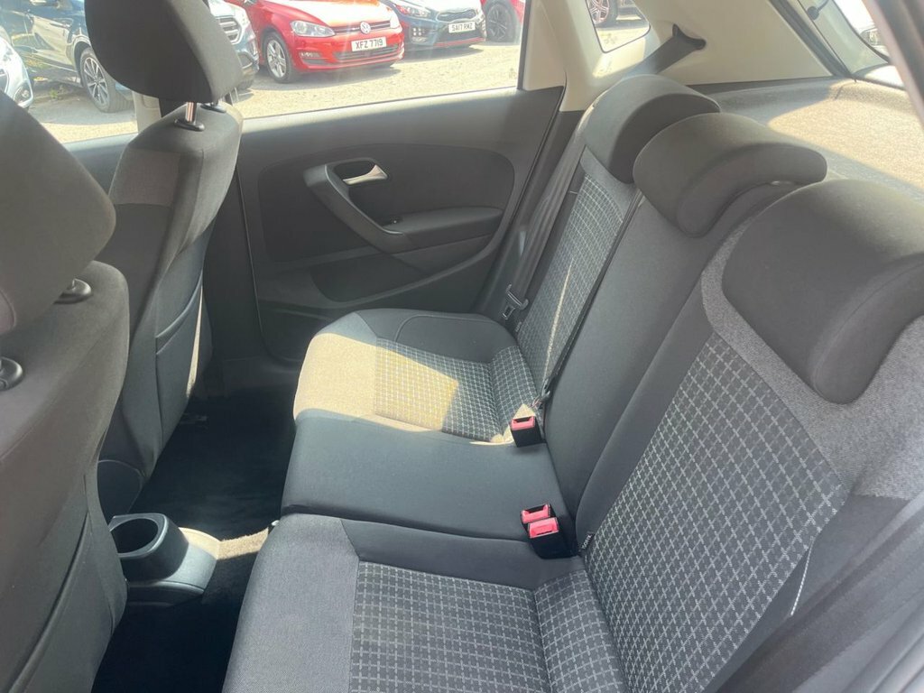 Volkswagen Polo 1L Se White #4