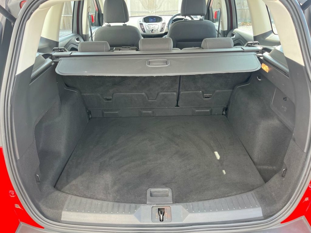 Ford Kuga 2L Zetec Red #4