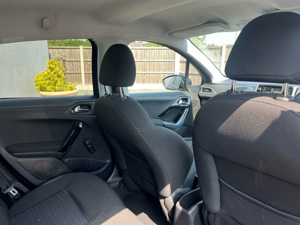 Peugeot 208 Access Silver #28