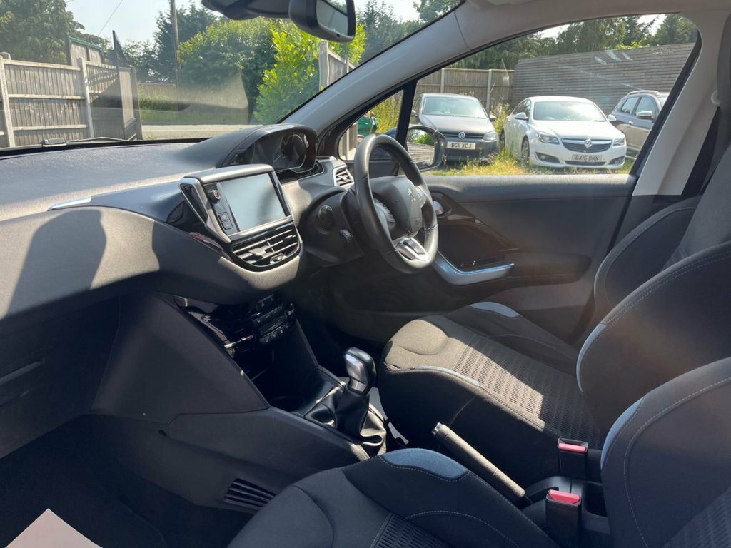 Peugeot 208 Access Silver #38
