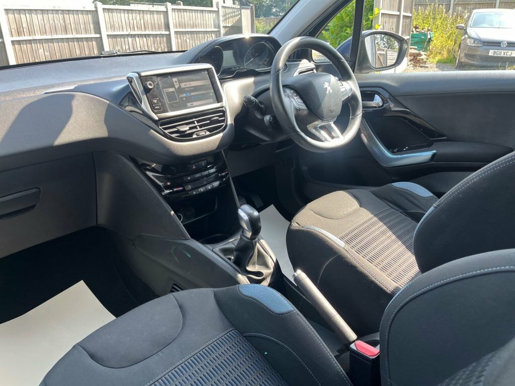 Peugeot 208 Access Silver #32