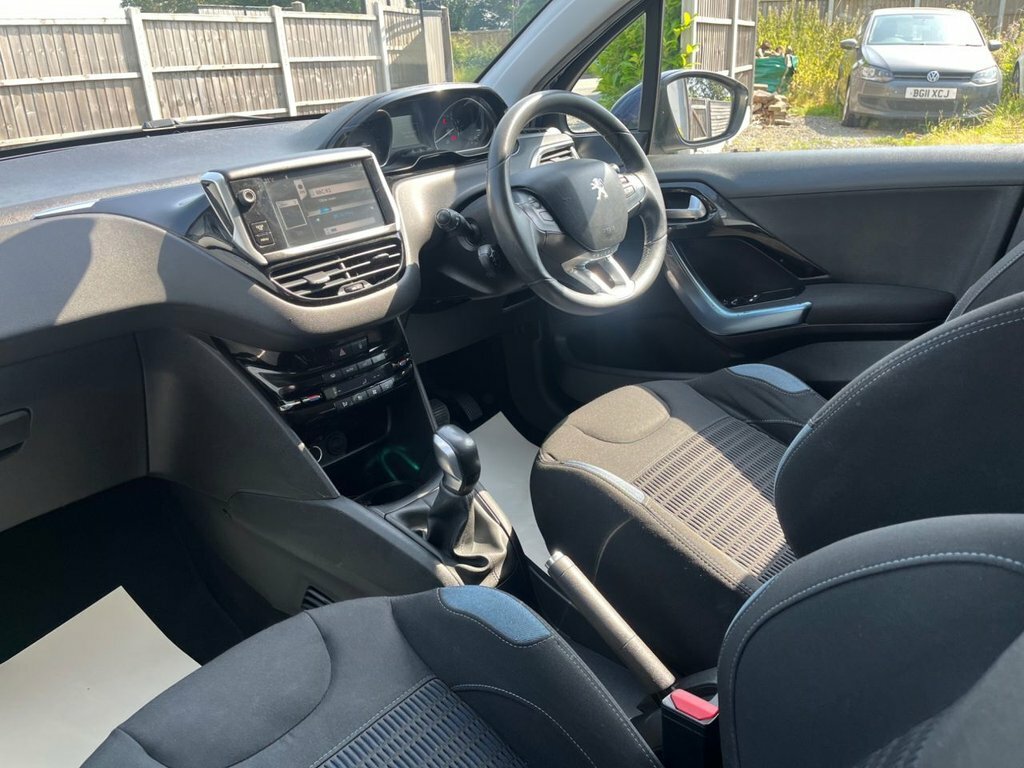 Peugeot 208 Access Silver #35