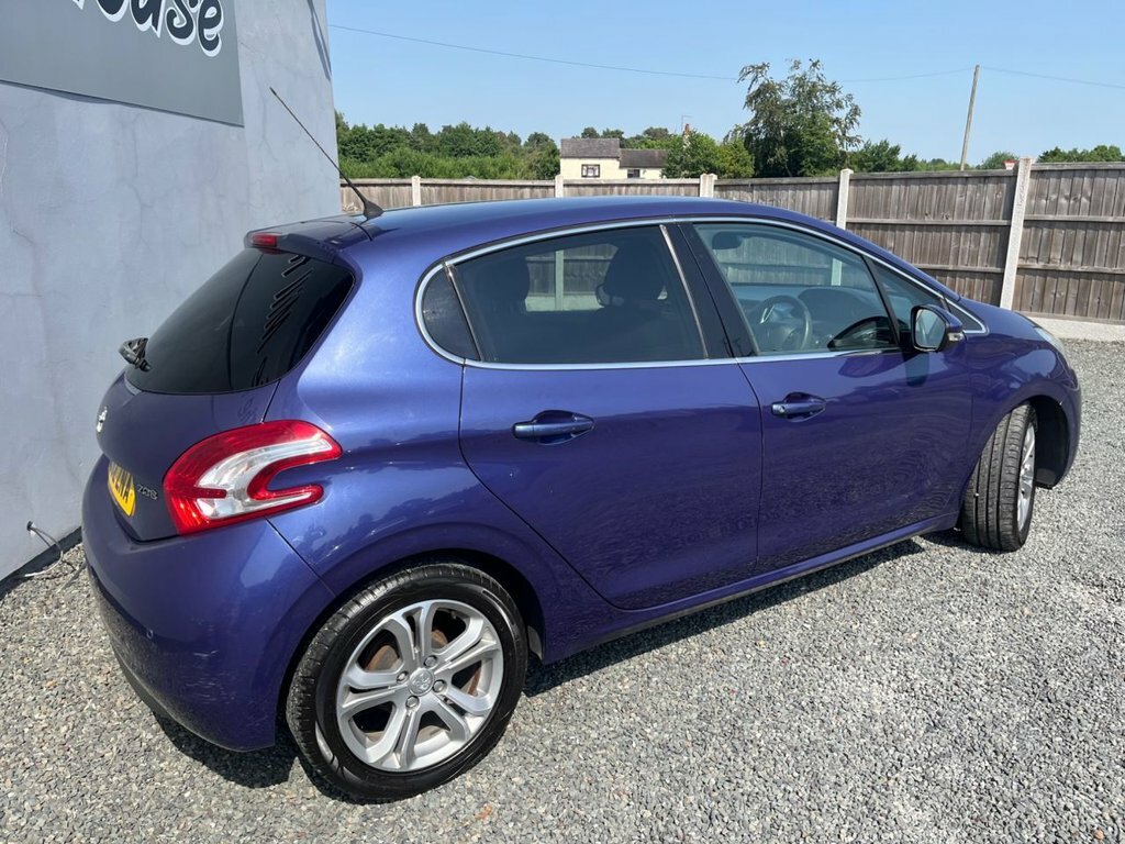 Peugeot 208 Access Silver #17