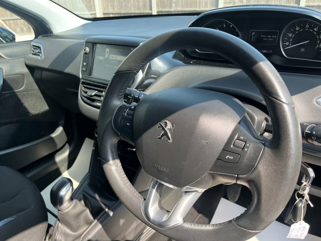 Peugeot 208 1L Allure Blue #2