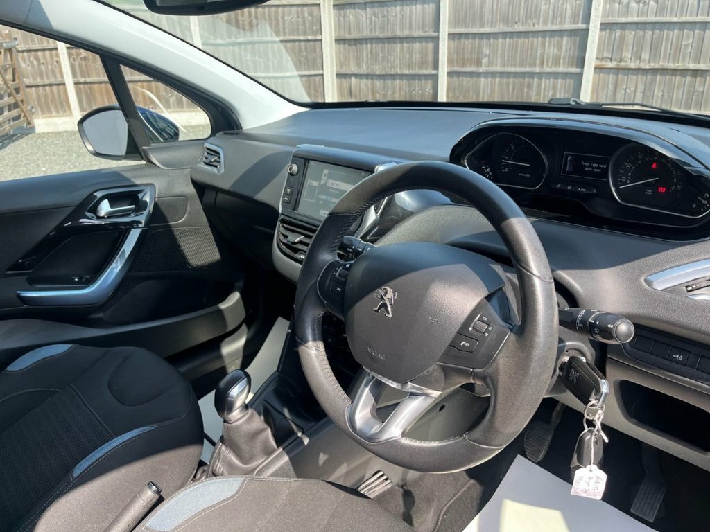 Peugeot 208 Access Silver #23