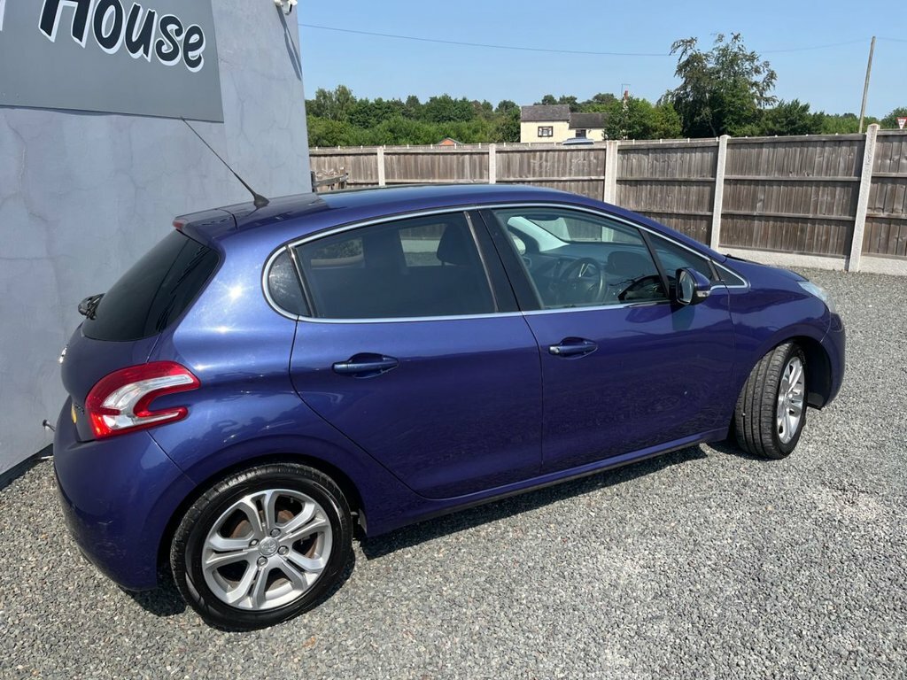 Peugeot 208 Access Silver #18