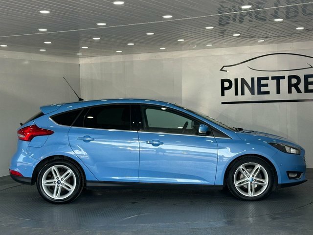 Ford Focus 1.0T Ecoboost Titanium Hatchback OU16JFY Blue #5