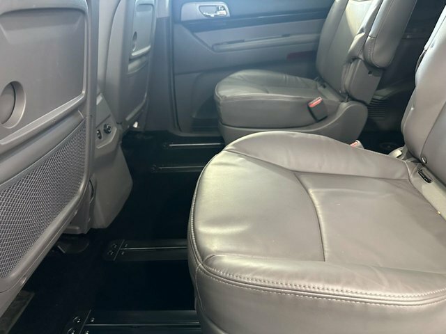SsangYong Turismo  Silver #14