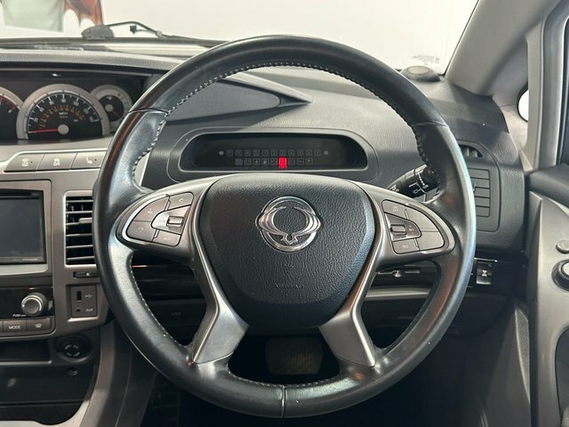 SsangYong Turismo  Silver #20