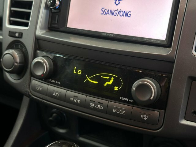 SsangYong Turismo  Silver #22
