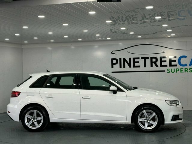 Audi A3 1.0 Tfsi 30 Se Technik Sportback HJ68MFV White #4